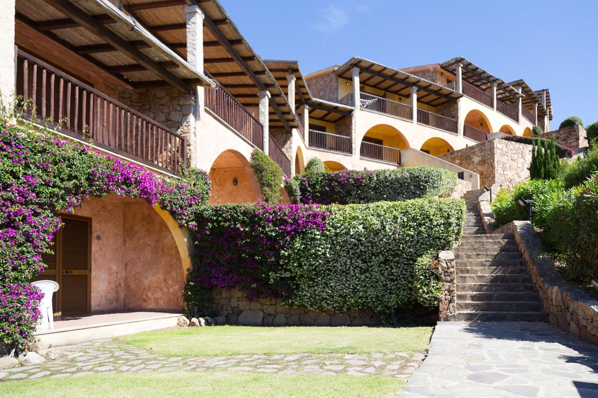 Residence Costa Ruja マリーナ・ディ・ポルティスコ エクステリア 写真
