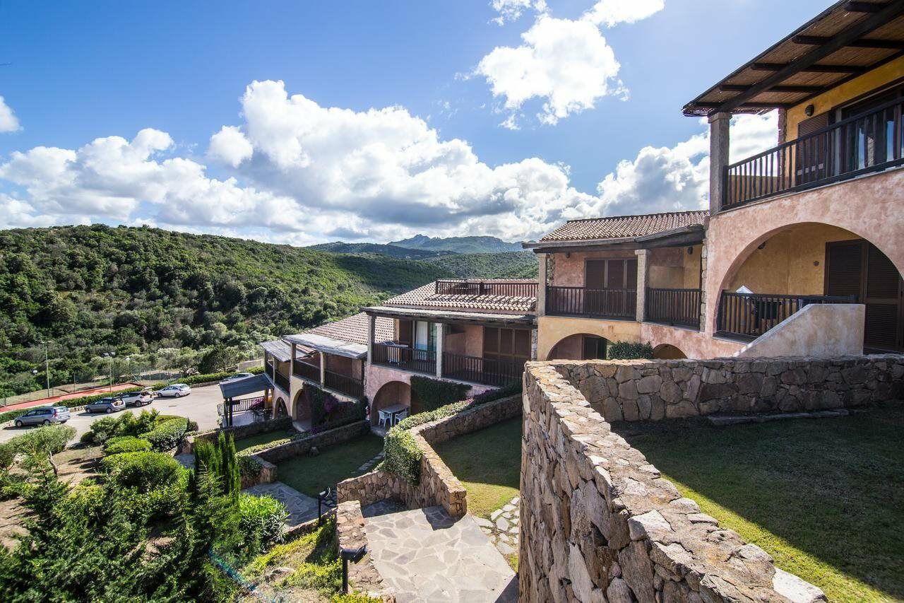 Residence Costa Ruja マリーナ・ディ・ポルティスコ エクステリア 写真